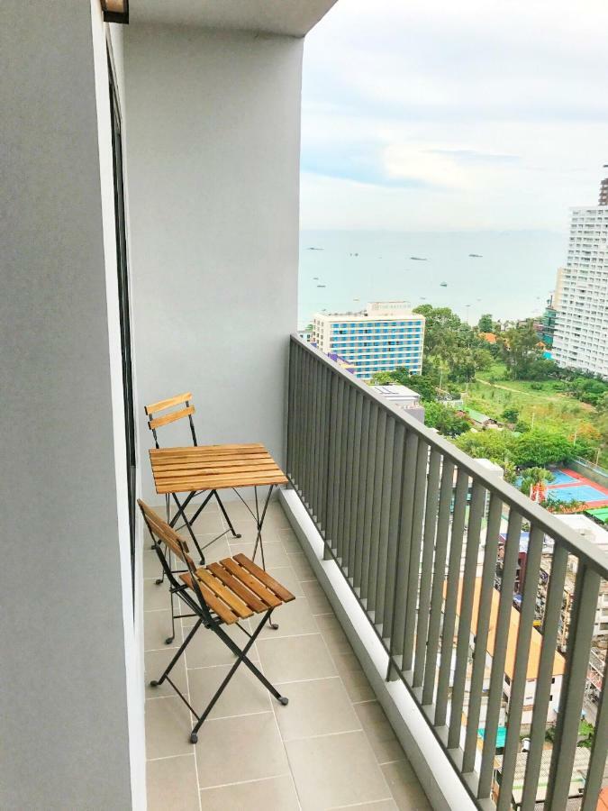 Apartmán The Base Highfl Seaview Pattaya Exteriér fotografie